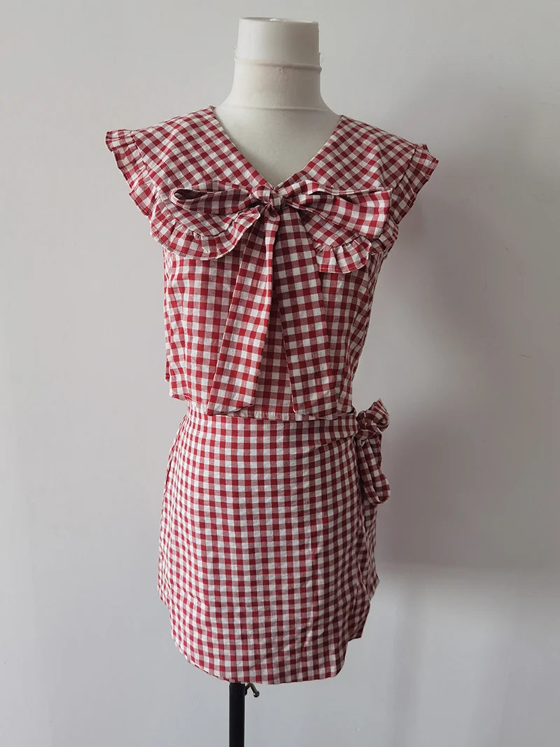 Sweet Plaid Two-Piece Set – Bow Tie Crop Top with Turn-Down Collar & High-Waist Skirt Shorts